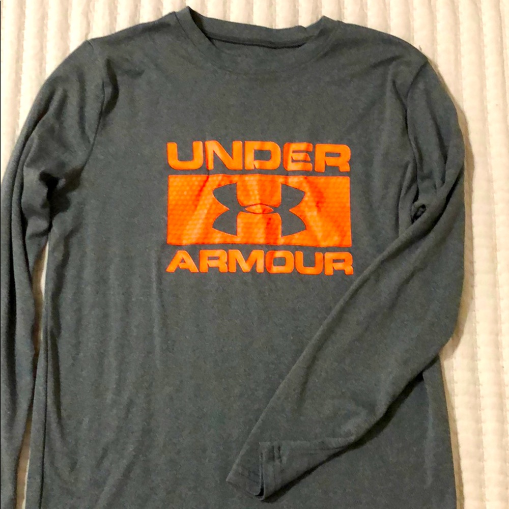 UA long sleeve shirt